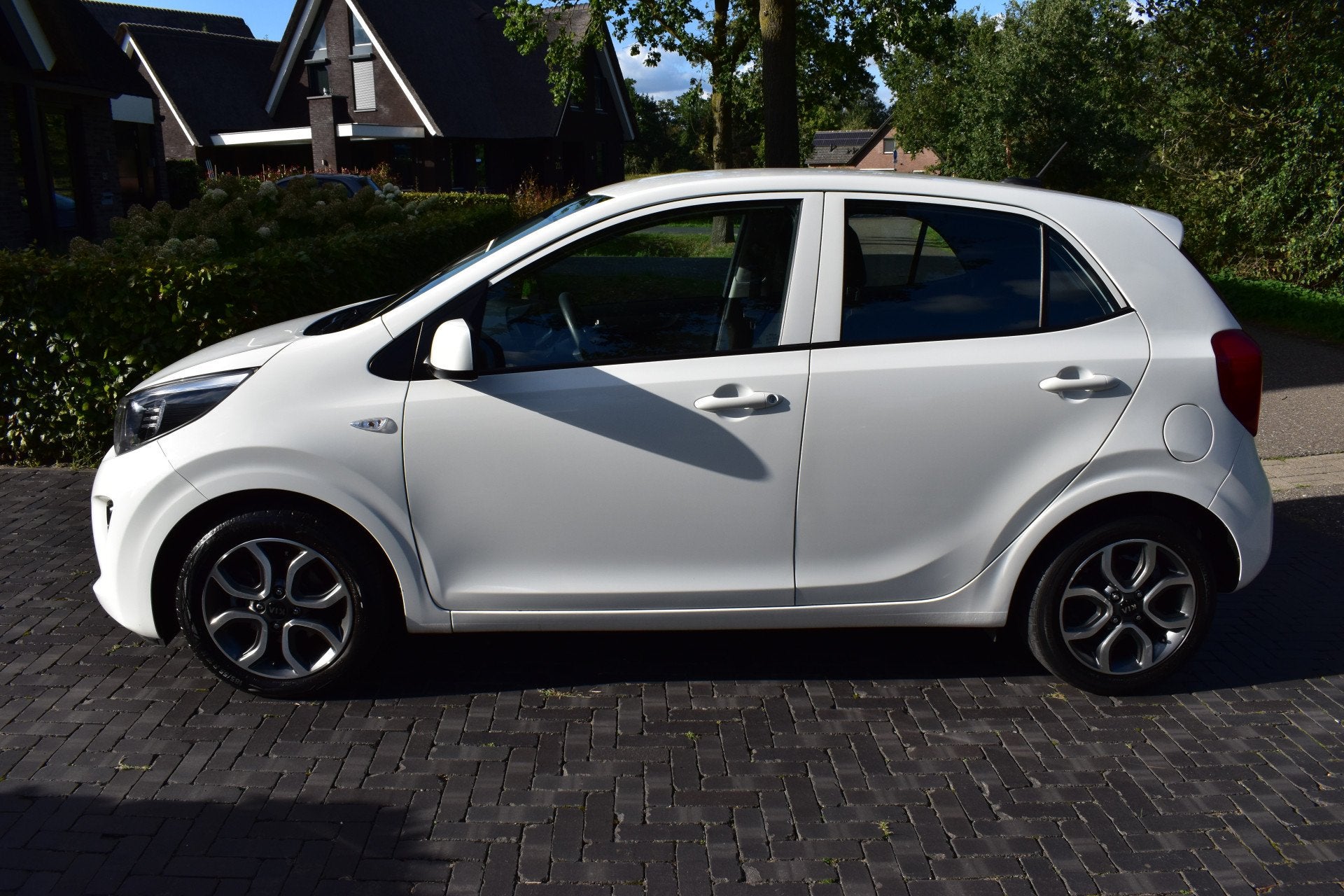 Kia Picanto 1.0 DPi ComfortLine '21 AUTOMAAT NIEUWSTAAT!, Auto's, 877 kg, Gebruikt, 4 stoelen, Wit