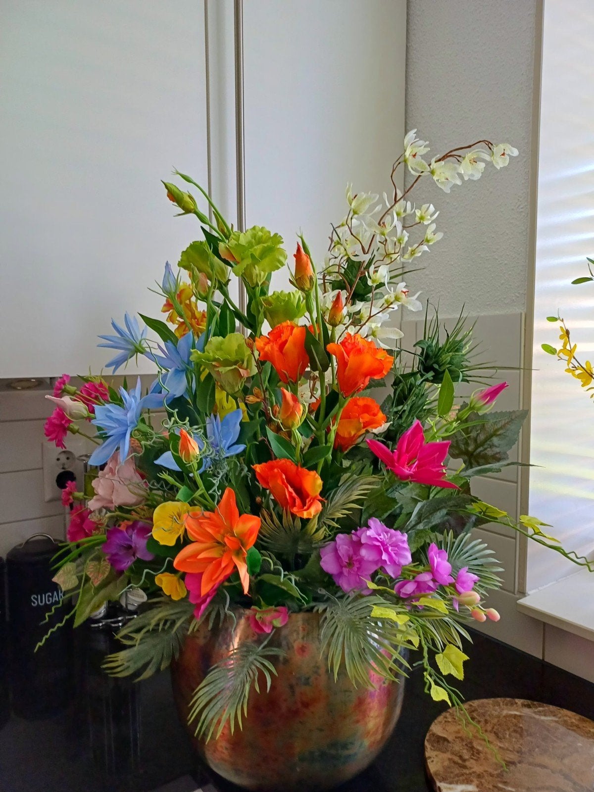 Nieuw, prachtig zijden bloemstuk met pot, Binnen, Ophalen of Verzenden, Meerkleurig, Nieuw