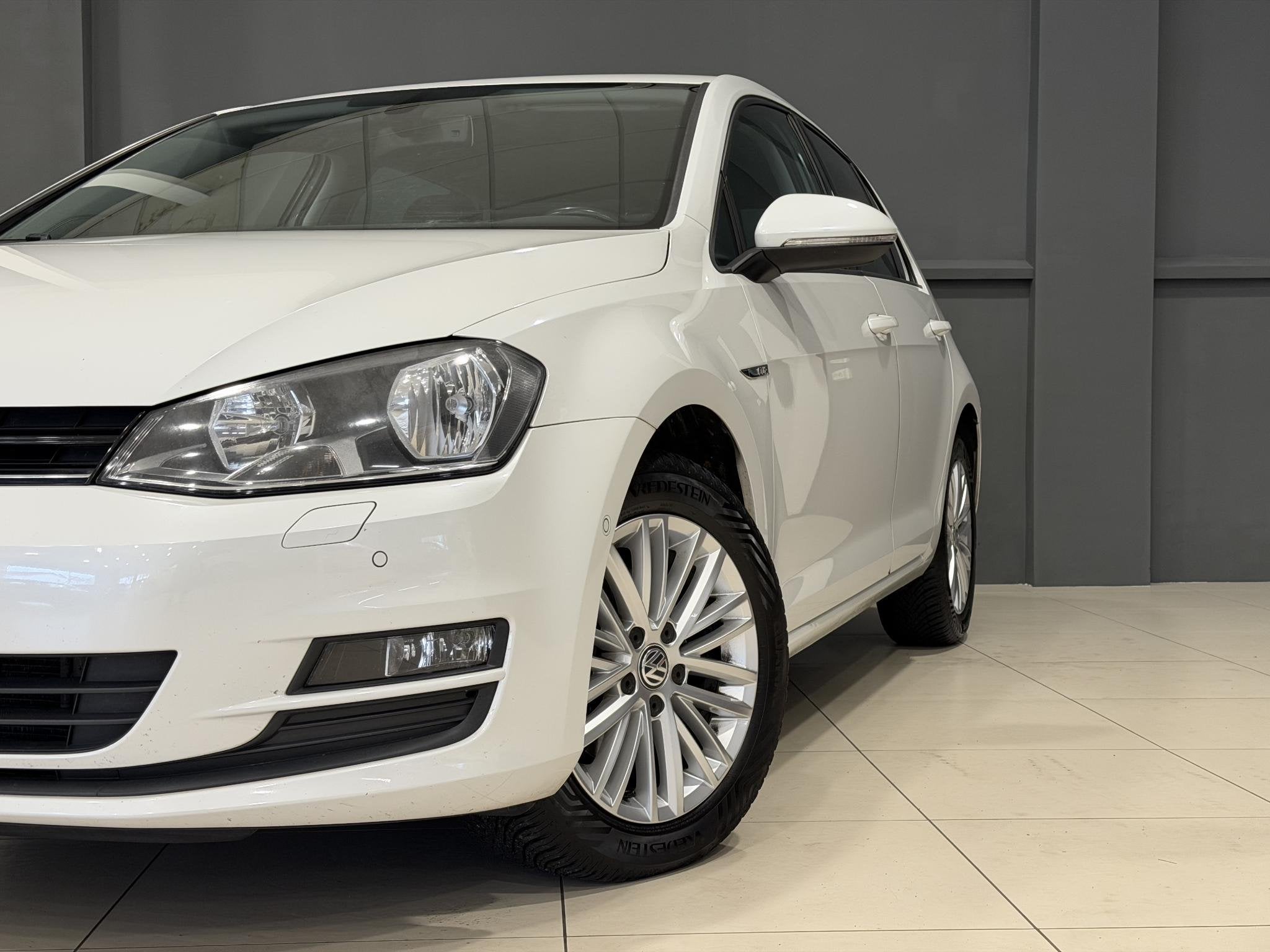 Volkswagen Golf 1.2 TSI Cup | Navigatie | All season banden, Voorwielaandrijving, Gebruikt, 4 cilinders, Wit