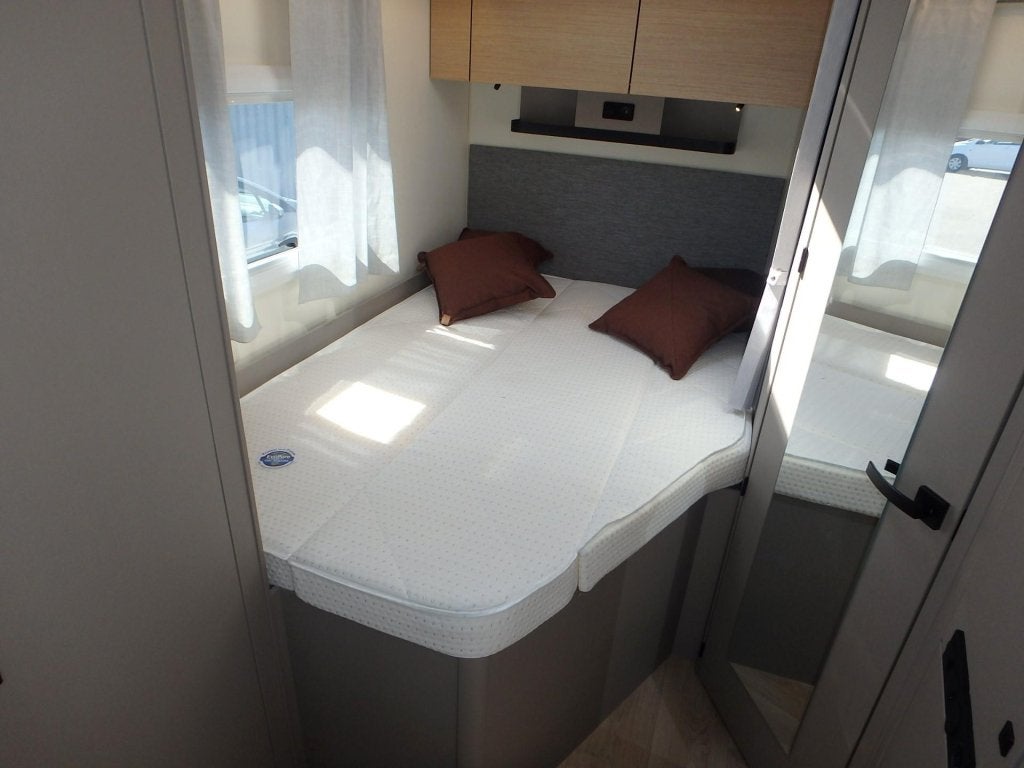 Bürstner Campeo TD 660 NU VOOR € 104.950,0, Automaat, Fiat, ABS, 6 tot 7 meter