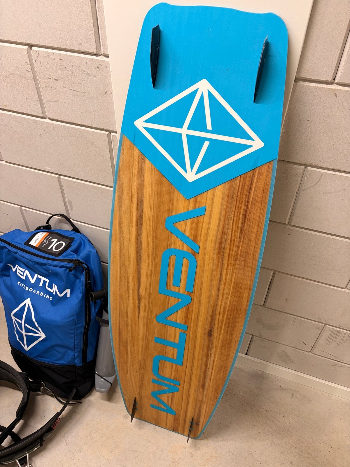 Ventum XPLORE 10 Kite 2024 set!!  - Nieuwstaat, Watersport en Boten, Kitesurfen, Ophalen, Twintip, 10 m², Zo goed als nieuw