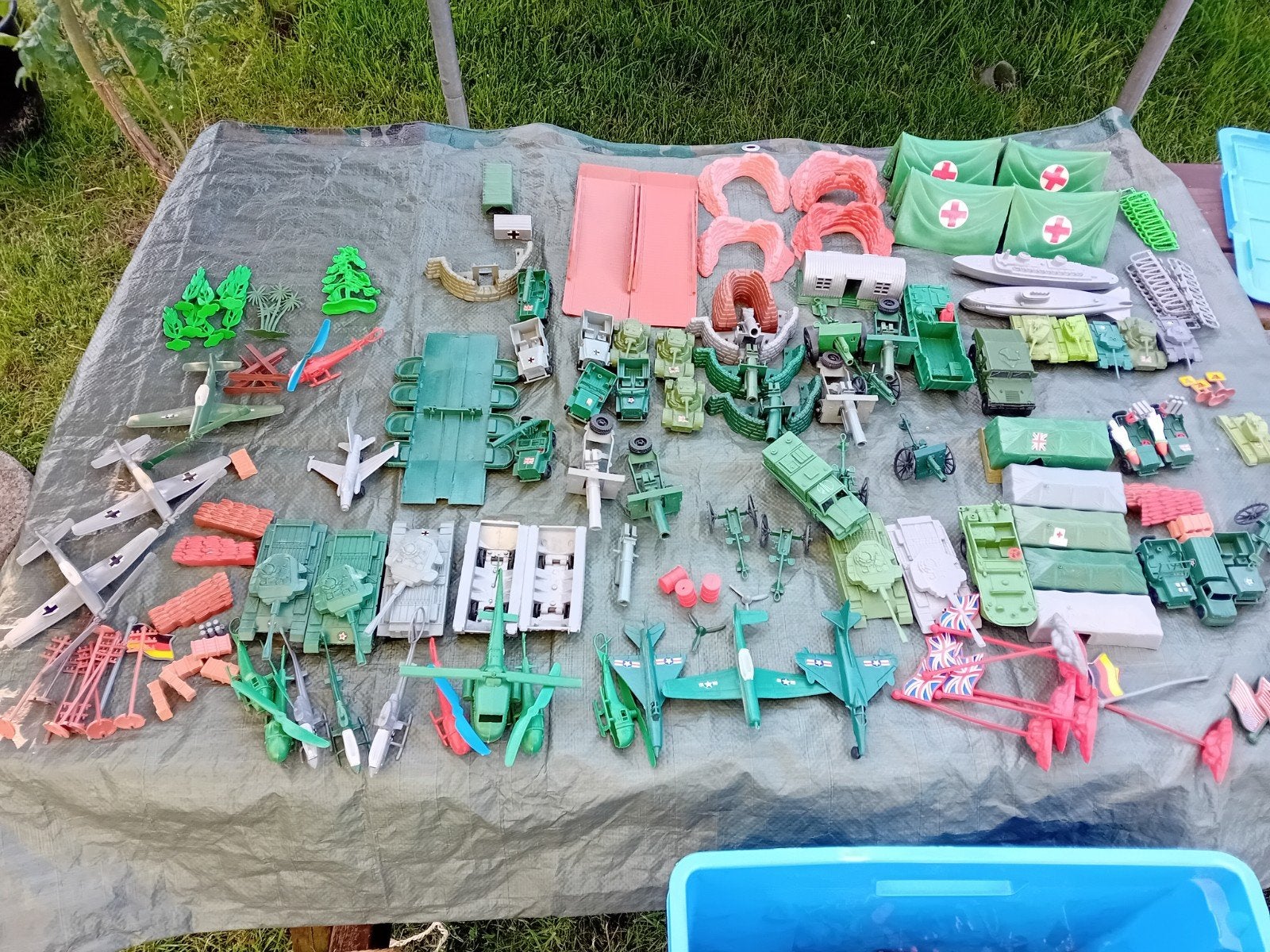 Grote collectie leger speelgoed: tanks, vliegtuigen enzo., Ophalen of Verzenden, Zo goed als nieuw