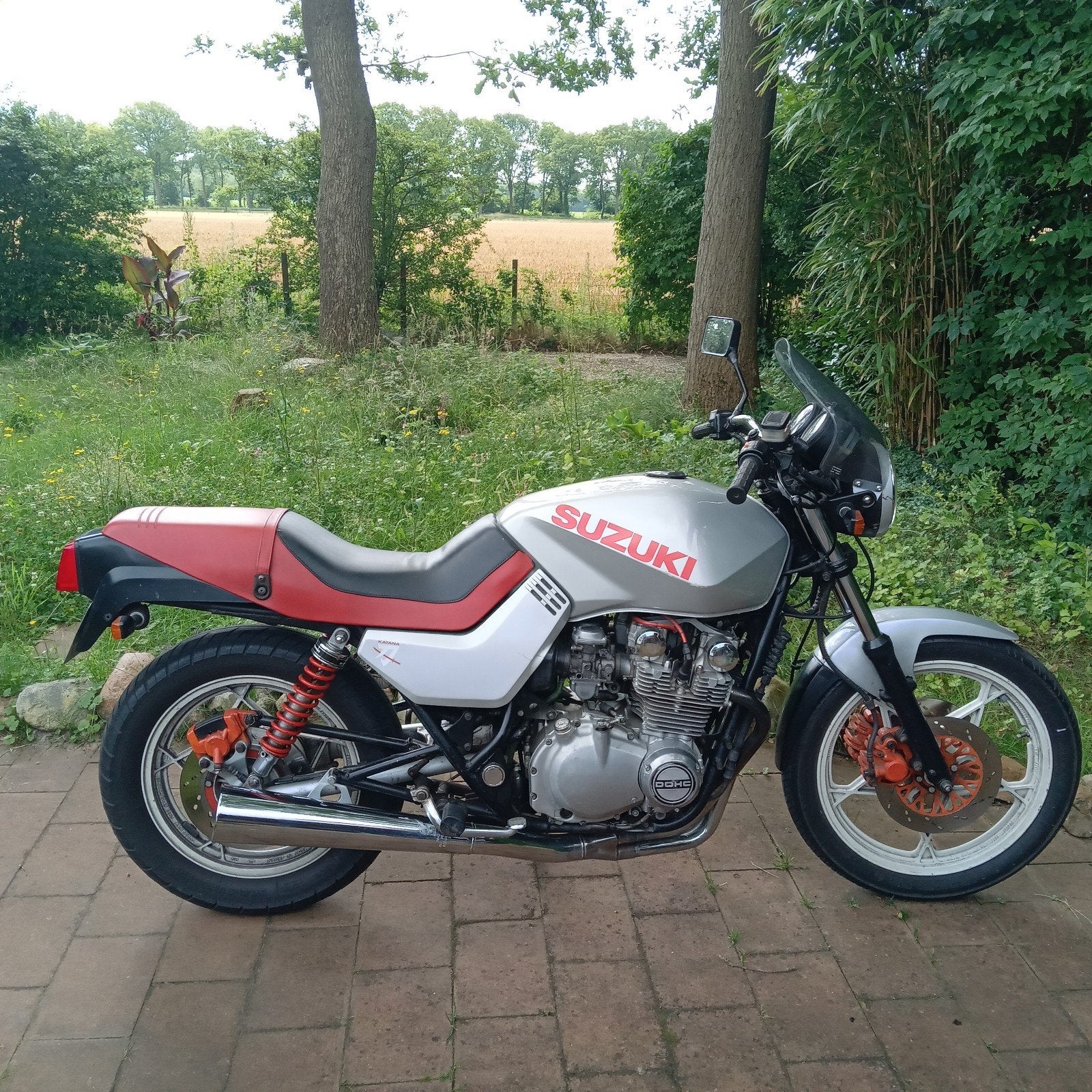 Suzuki GS 650 Katana, Motoren, 4 cilinders, Naked bike