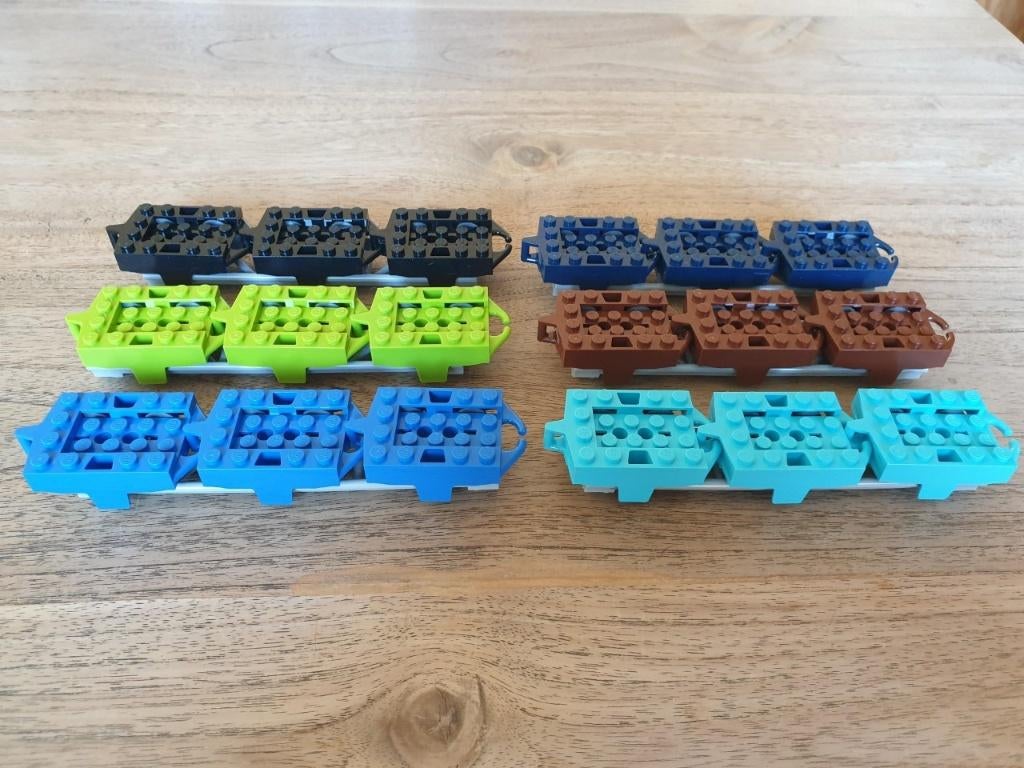 N49=3x Nieuwe Lego achtbaan karretjes voor € 9,-(6x kleuren)