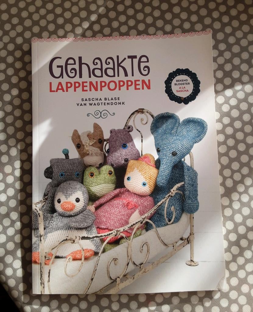 Sacha Blase  - Gehaakte lappenpoppen, Hobby en Vrije tijd, Ophalen of Verzenden, Zo goed als nieuw, Haken, Patroon of Boek
