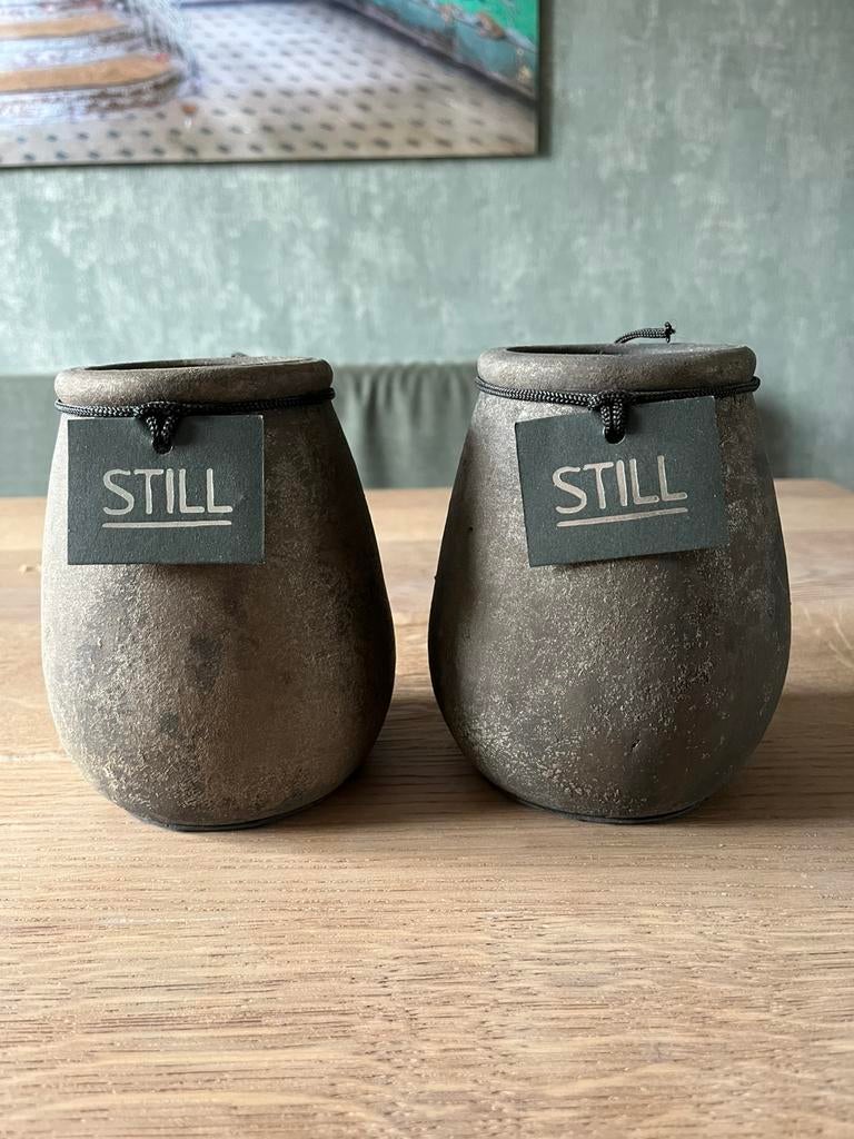 Vaas still small 15cm hoog, Steen, Overige kleuren, Ophalen of Verzenden, Zo goed als nieuw