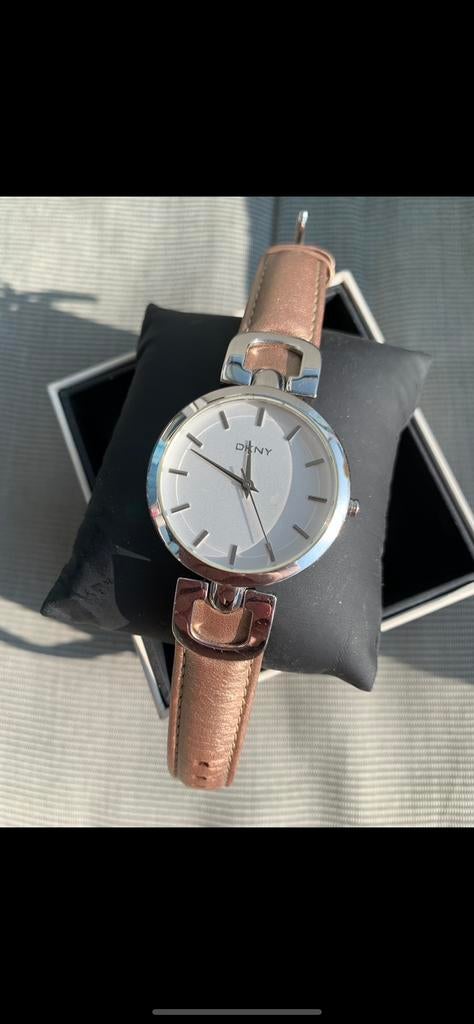 New- DKNY- women’s horloge - timeless classic Bronze Leather, Ophalen of Verzenden, Nieuw, Zwart, Android