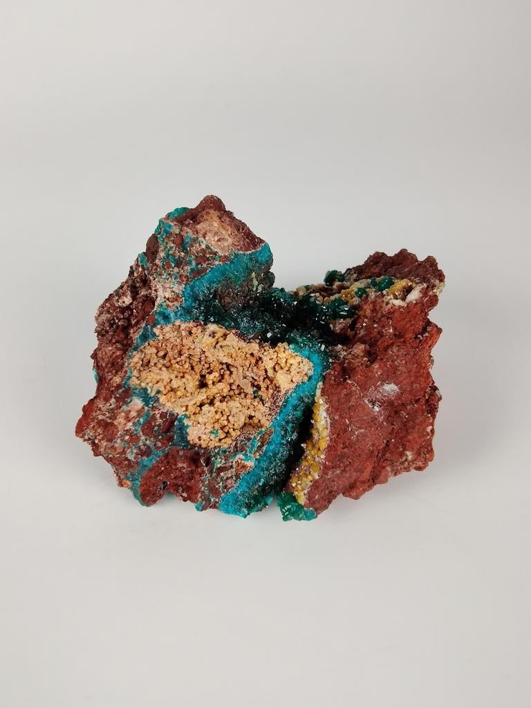 Dioptaas met mimetiet, Verzamelen, Mineralen en Fossielen, Mineraal, Ophalen of Verzenden