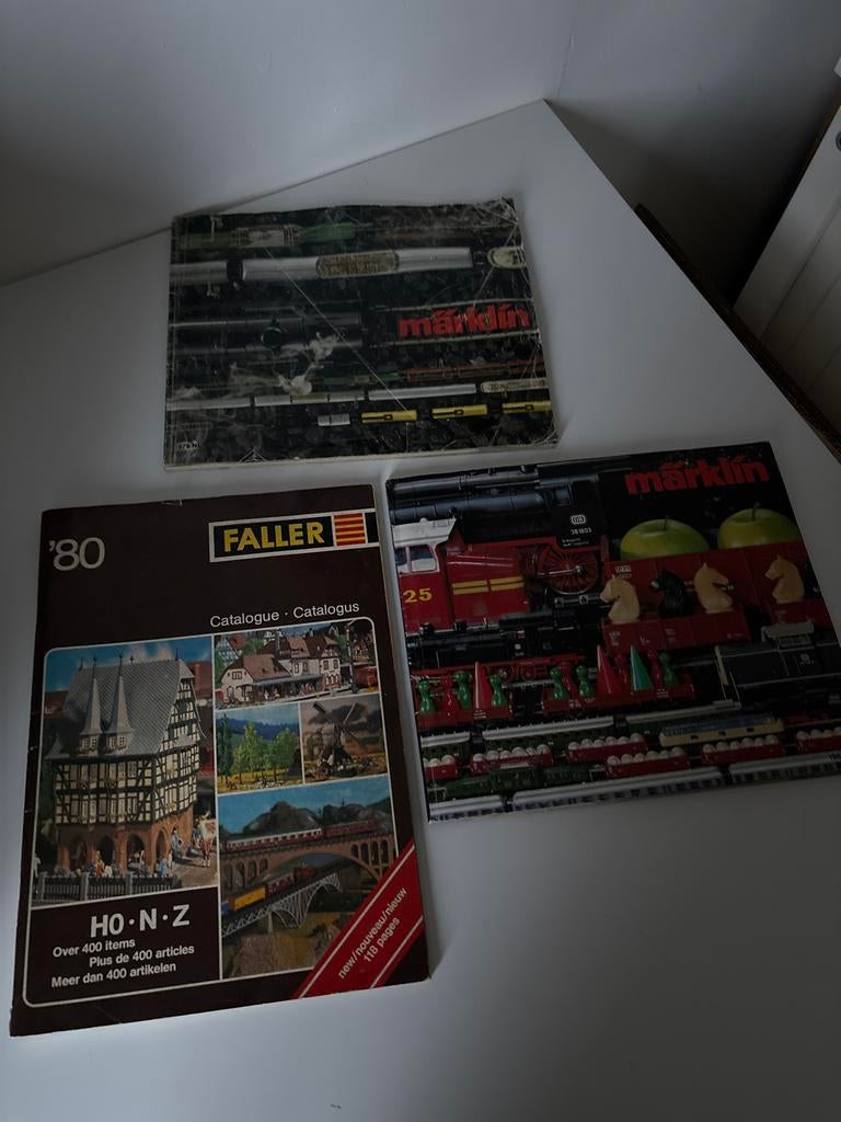 Marklin Catalogussen - 3 Stuks, Gebruikt, Gelijkstroom of Wisselstroom, Märklin, Boek, Tijdschrift of Catalogus
