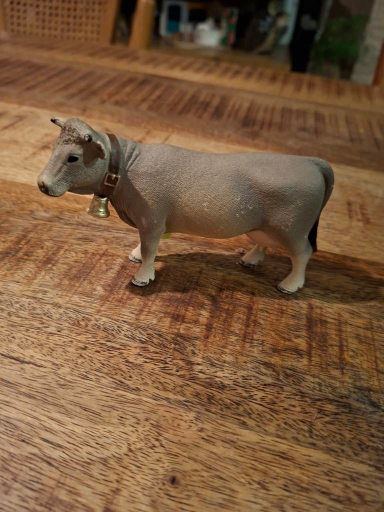 Schleich koe met bel, Ophalen of Verzenden, Zo goed als nieuw, Boerderijdier, Beeldje of Figuurtje