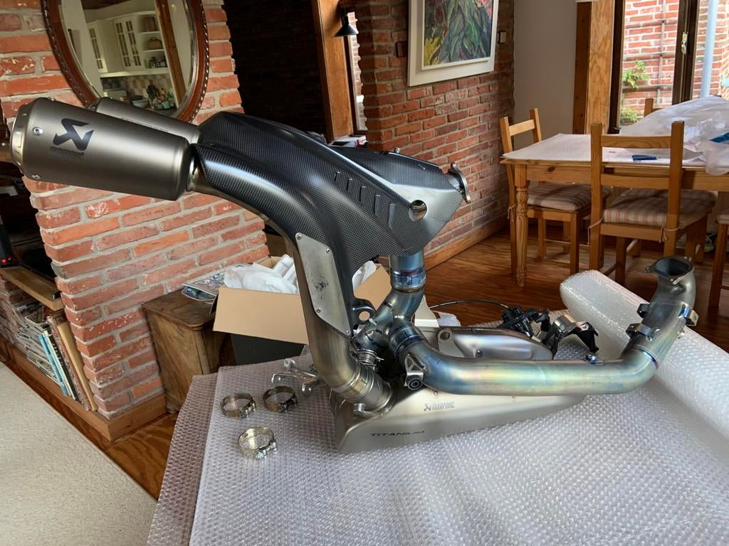 Akrapovic Panigale 1299 R FE / Superleggera 1299 uitlaat, Ophalen, Gebruikt
