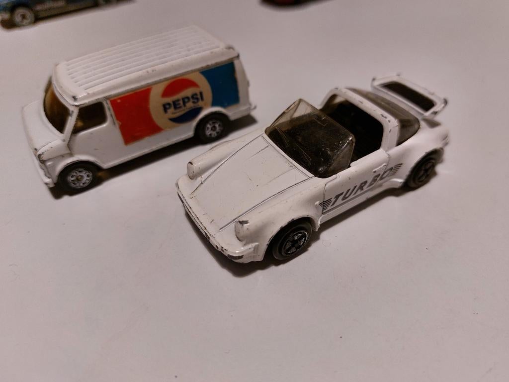 Vintage Corgi Porsche 911 sc & Chevrolet van Pepsi Bus, Ophalen of Verzenden