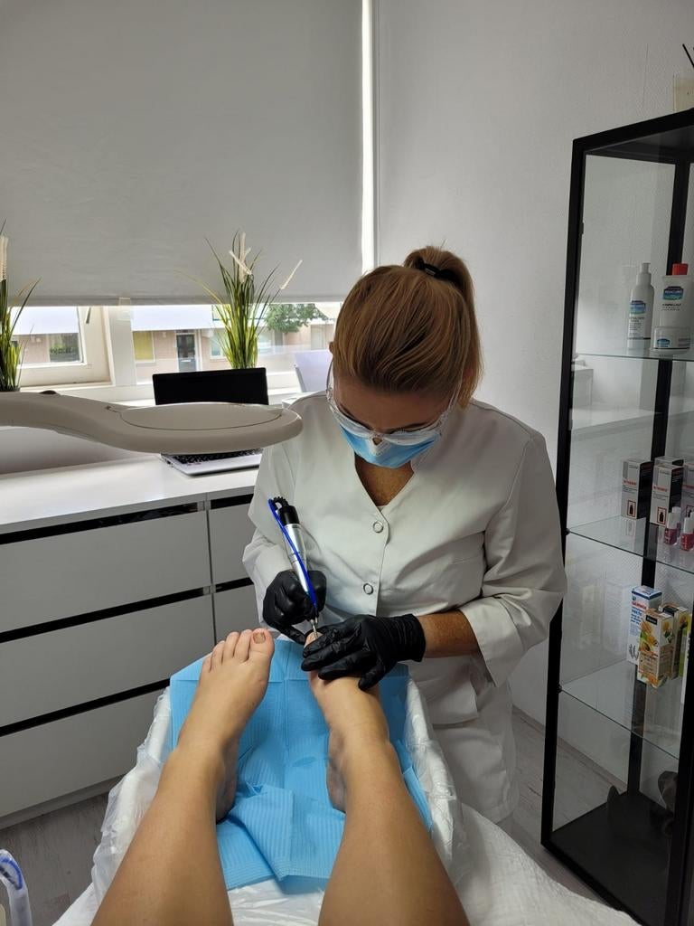 Pedicure (ook aan huis in Schiedam en Vlaardingen), Diensten en Vakmensen