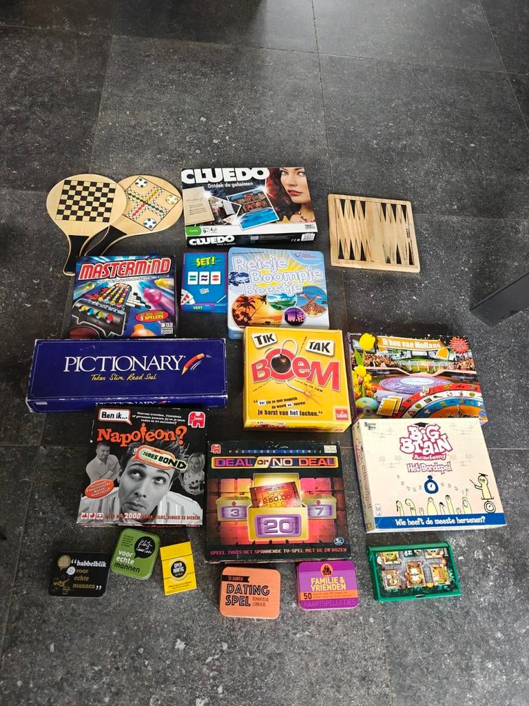 Partij diverse bord en kaart spelletjes, Hobby en Vrije tijd, Gezelschapsspellen | Bordspellen, Ophalen of Verzenden, Zo goed als nieuw