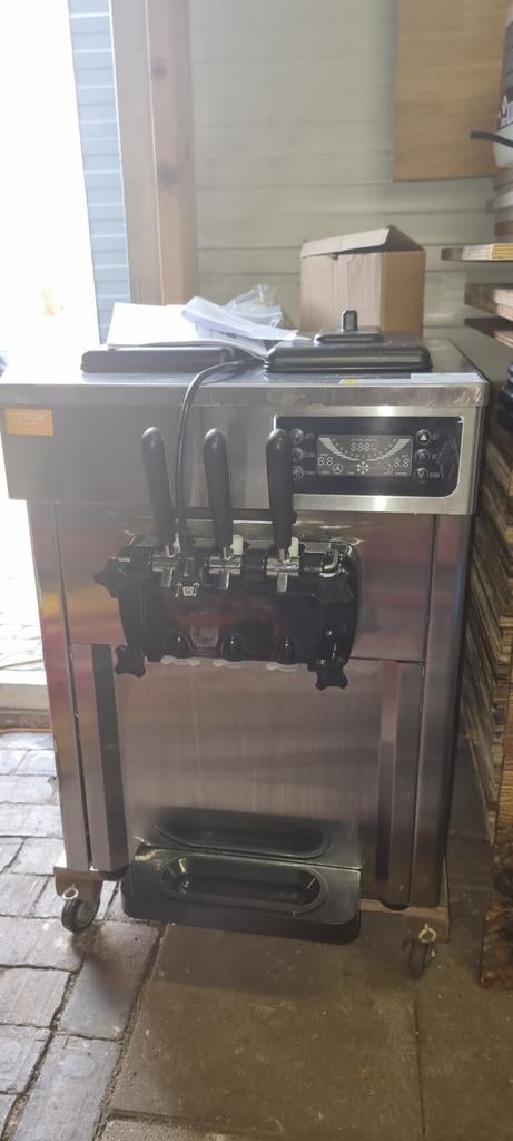 Professionele Ijsmachine - Softijs Machine, Ophalen of Verzenden, Gebruikt