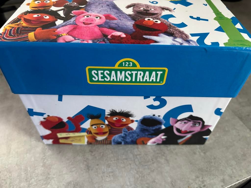 Sesamstraat DVD Box - 10 DVD's - Zo Goed Als Nieuw!, Alle leeftijden, Boxset, Ophalen of Verzenden, Zo goed als nieuw