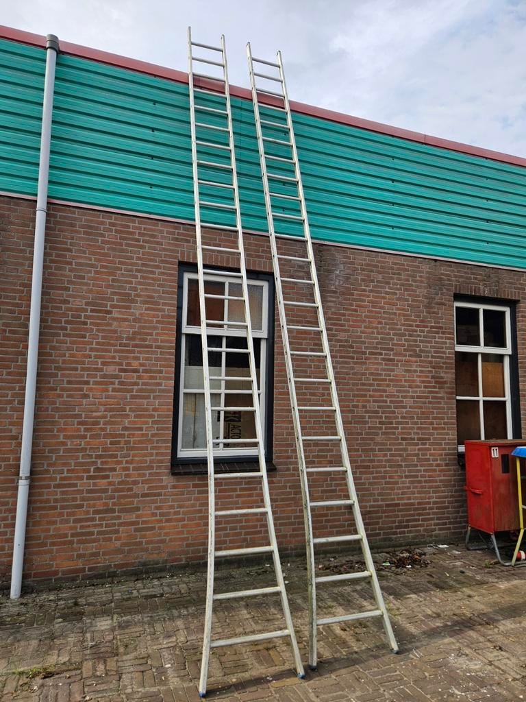 Solide enkele ladders 24 sporten 6,25 mtr lengte