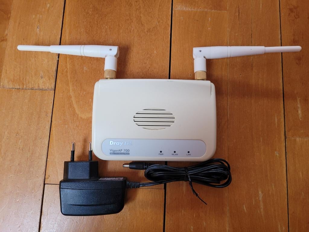 Aangeboden, een DrayTek VigorAP 700 Access Point, Computers en Software, Accesspoints, Ophalen of Verzenden, Zo goed als nieuw