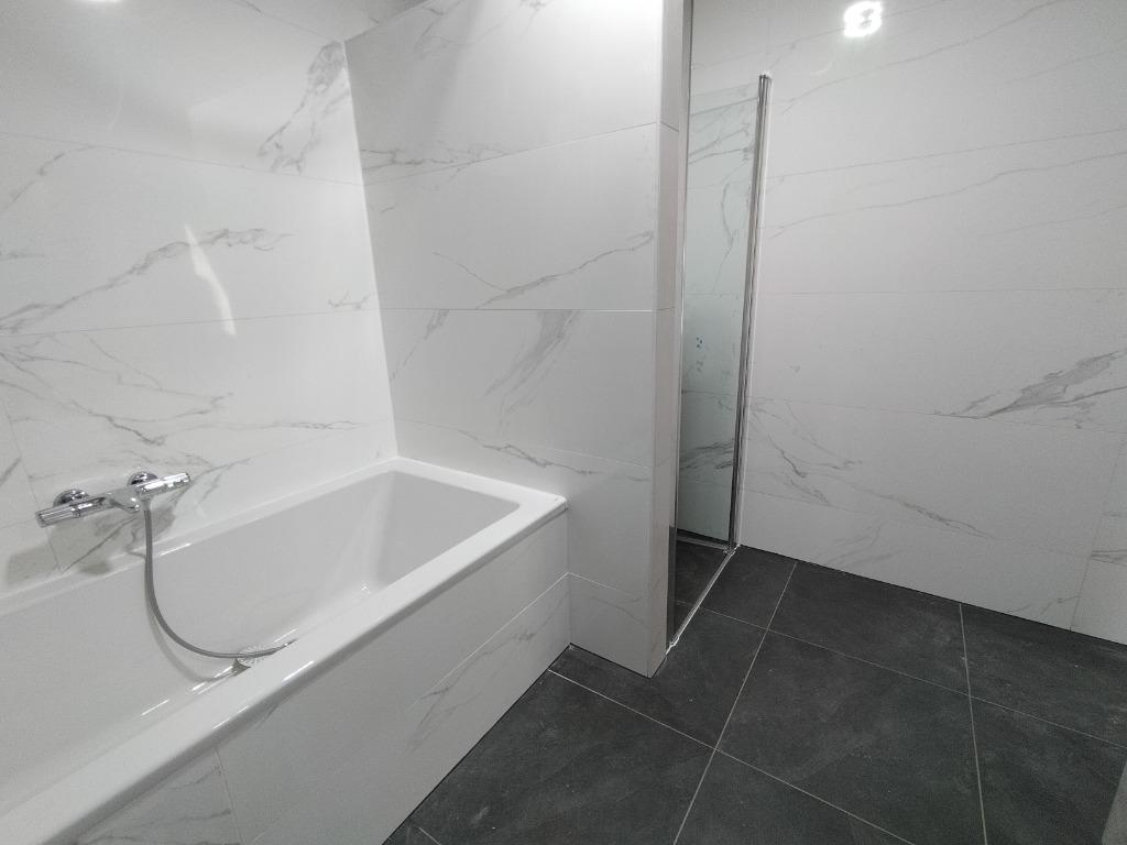Badkamer renovatie, huis, tegelzetter, stucadoor, Garantie