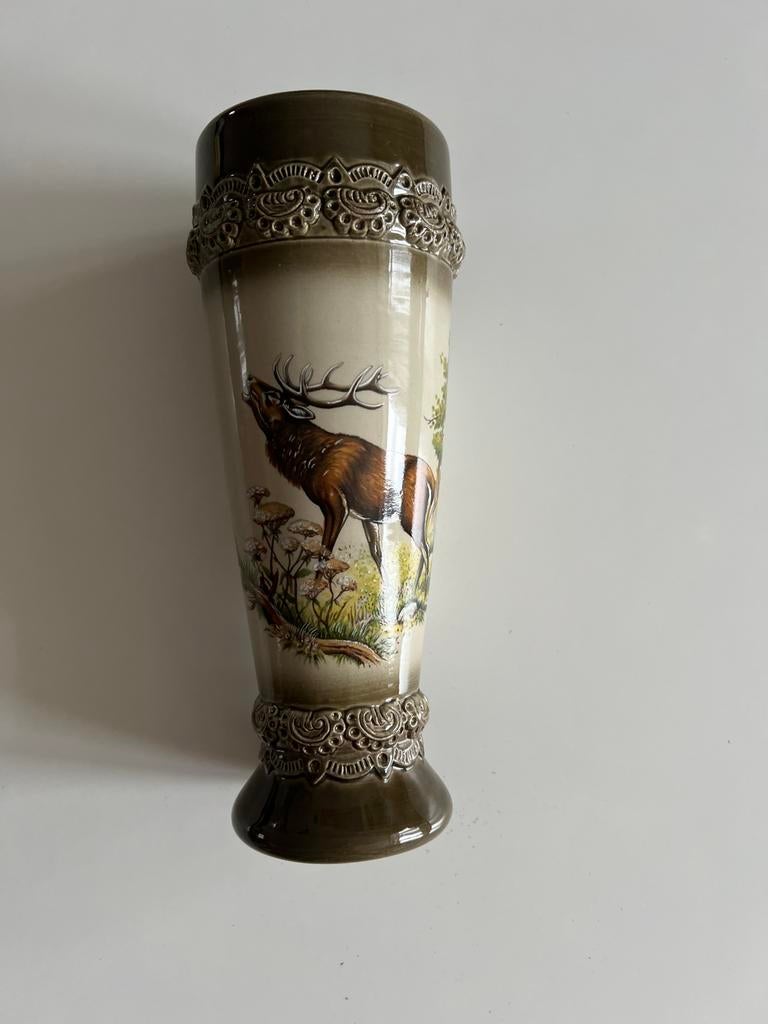 Keramische handbeschilderde beker / vaas met  een hert., Keramiek, Overige typen, Ophalen of Verzenden, Zo goed als nieuw