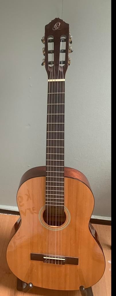 Mooie ortgega gitaar, Muziek en Instrumenten, Ophalen, Zo goed als nieuw