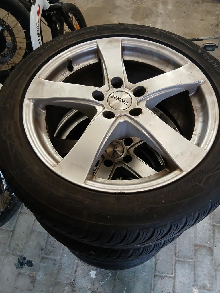 235/45/R17 Banden en Velgen - 17 inch, Auto-onderdelen, Gebruikt, Banden en Velgen, 17 inch, 235 mm