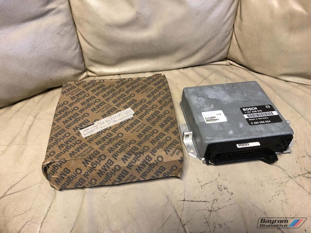 Bmw 750i 850i ecu E32 E31 m70 Bosch 1137328019 motorcomputer, Gebruikt, -, -, Ophalen of Verzenden
