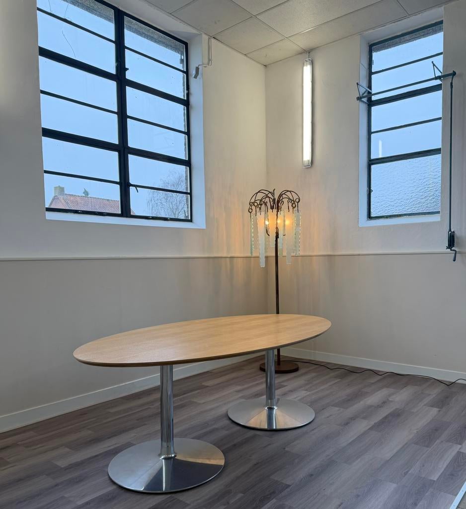 Artifort Circle tafel zeldzaam