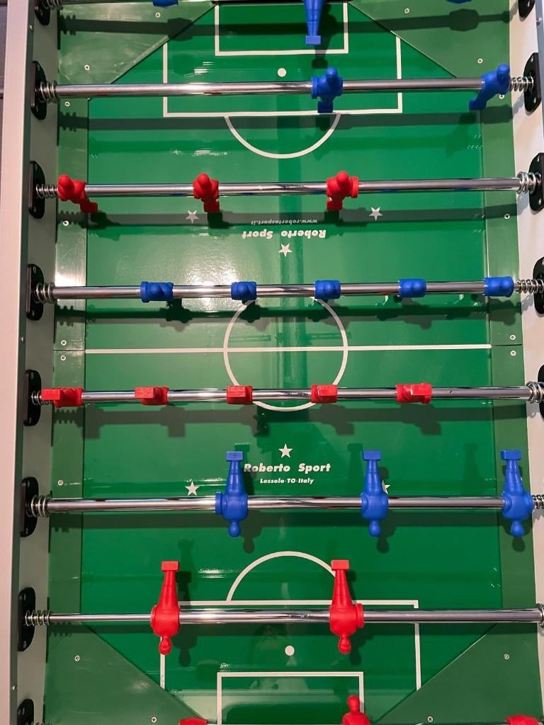 Professionele italiaanse voetbaltafel, Drie of vier spelers, Ophalen, Zo goed als nieuw