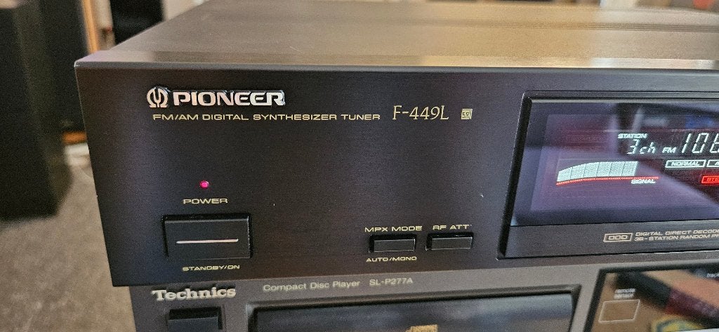 PIONEER F 449L tuner, Audio, Tv en Foto, Tuners, Ophalen of Verzenden, Zo goed als nieuw, Analoog