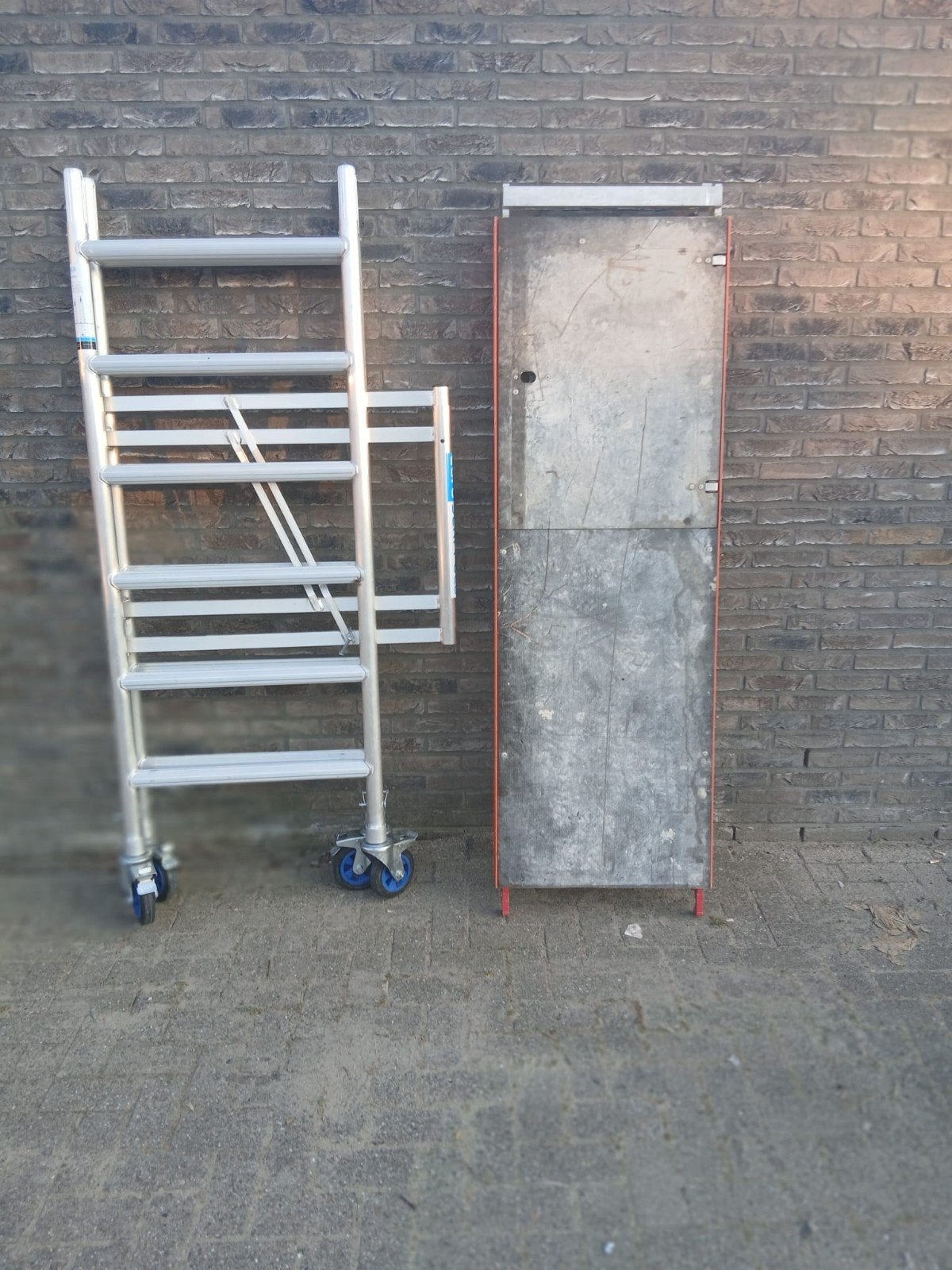 Compacte rolsteiger met platform, Ophalen
