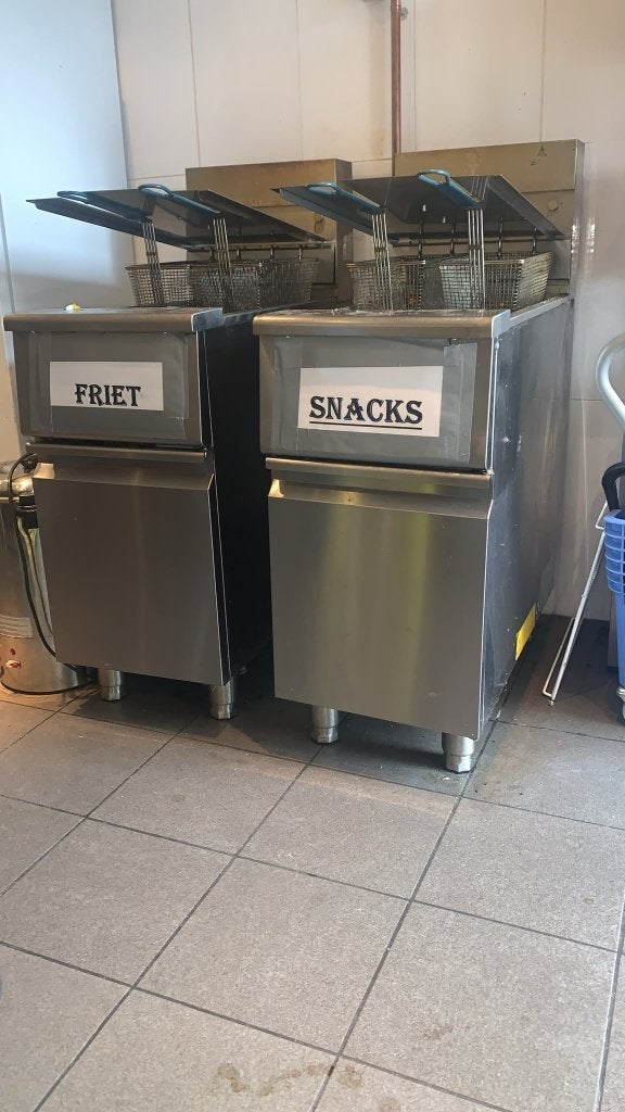 Te koop: 2 professionele horeca gasfriteuses – RVS – 21 lt, Gebruikt, RVS Meubilair, Ophalen of Verzenden, Nvt