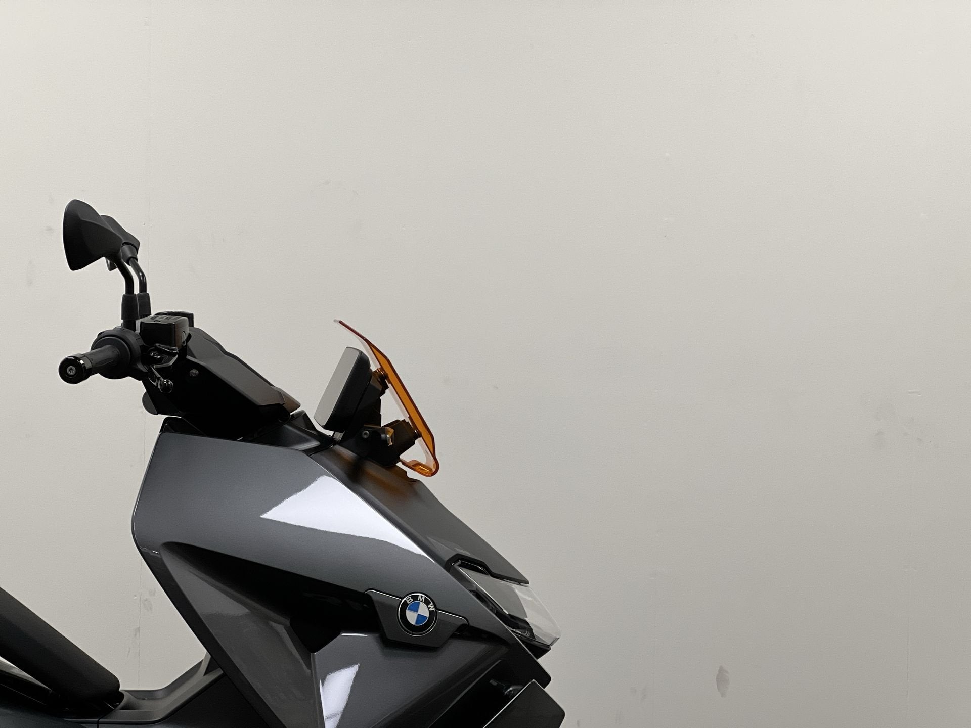 BMW CE 04 Magallan Grey Metallic, Dynamic pakket, City pakke, Motoren, BIQER, Scooter, Vaalserbergweg 297
5628CG  EINDHOVEN, NL