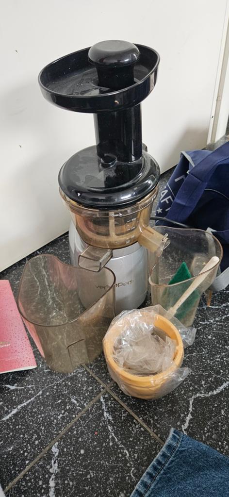 Versapers slowjuicer - hurom HC-SBE08, Ophalen, Gebruikt, 3 snelheden of meer