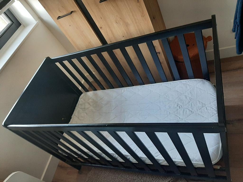 Ledikant zwart, Kinderen en Baby's, Ophalen of Verzenden, Ledikant