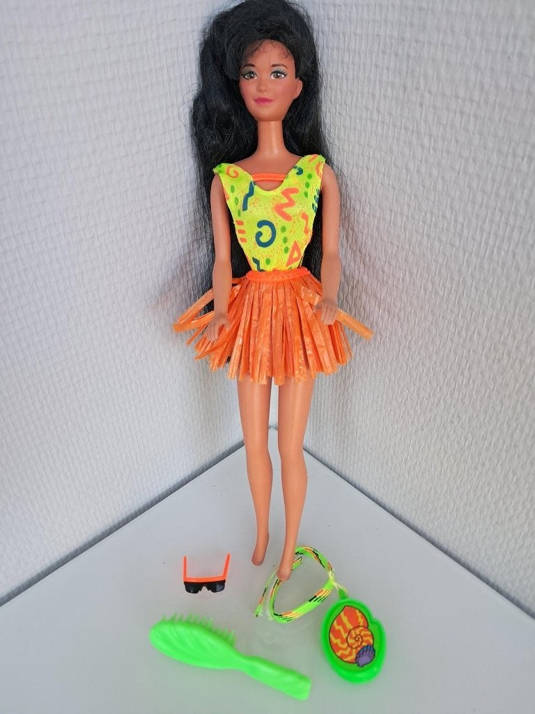 Vintage Barbie Hawaiian Fun Kira 1990 - Klitvrij & Compleet, Ophalen of Verzenden, Zo goed als nieuw, Pop