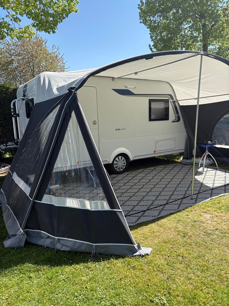 Caravelair Alba 400 - Zeer nette staat, Caravans en Kamperen, Caravans, Particulier, tot en met 4, 750 - 1000 kg, Standaardzit