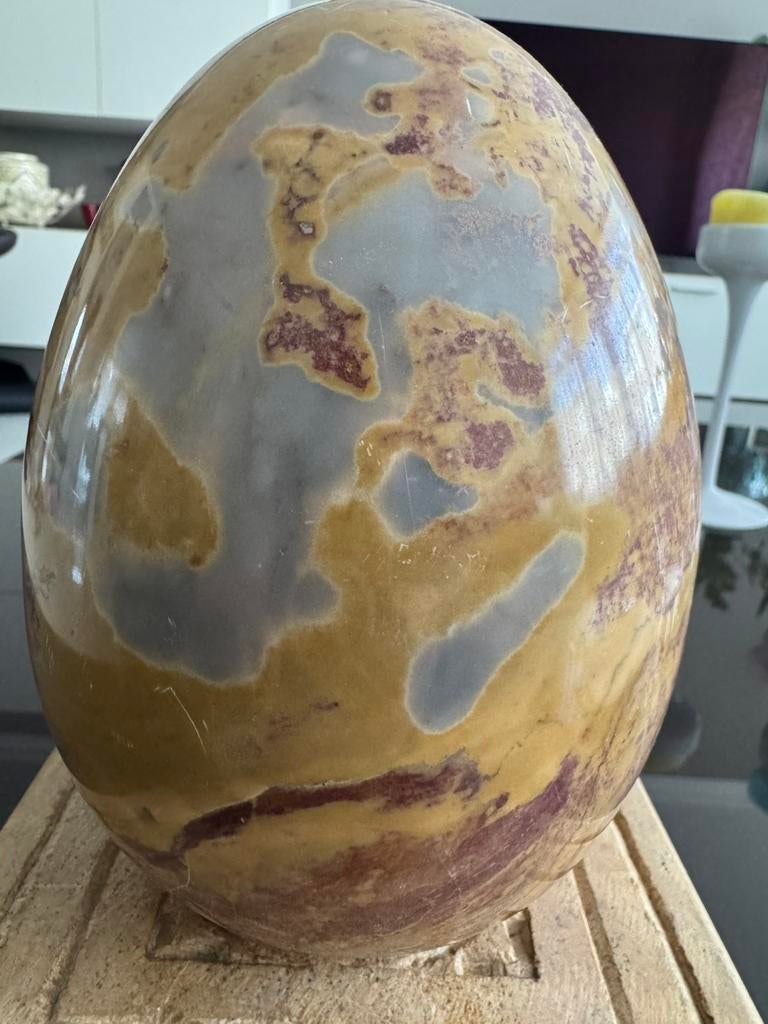 Grote Decoratief Ei van NATUURSTEEN op sokkel, Ophalen of Verzenden, Zo goed als nieuw