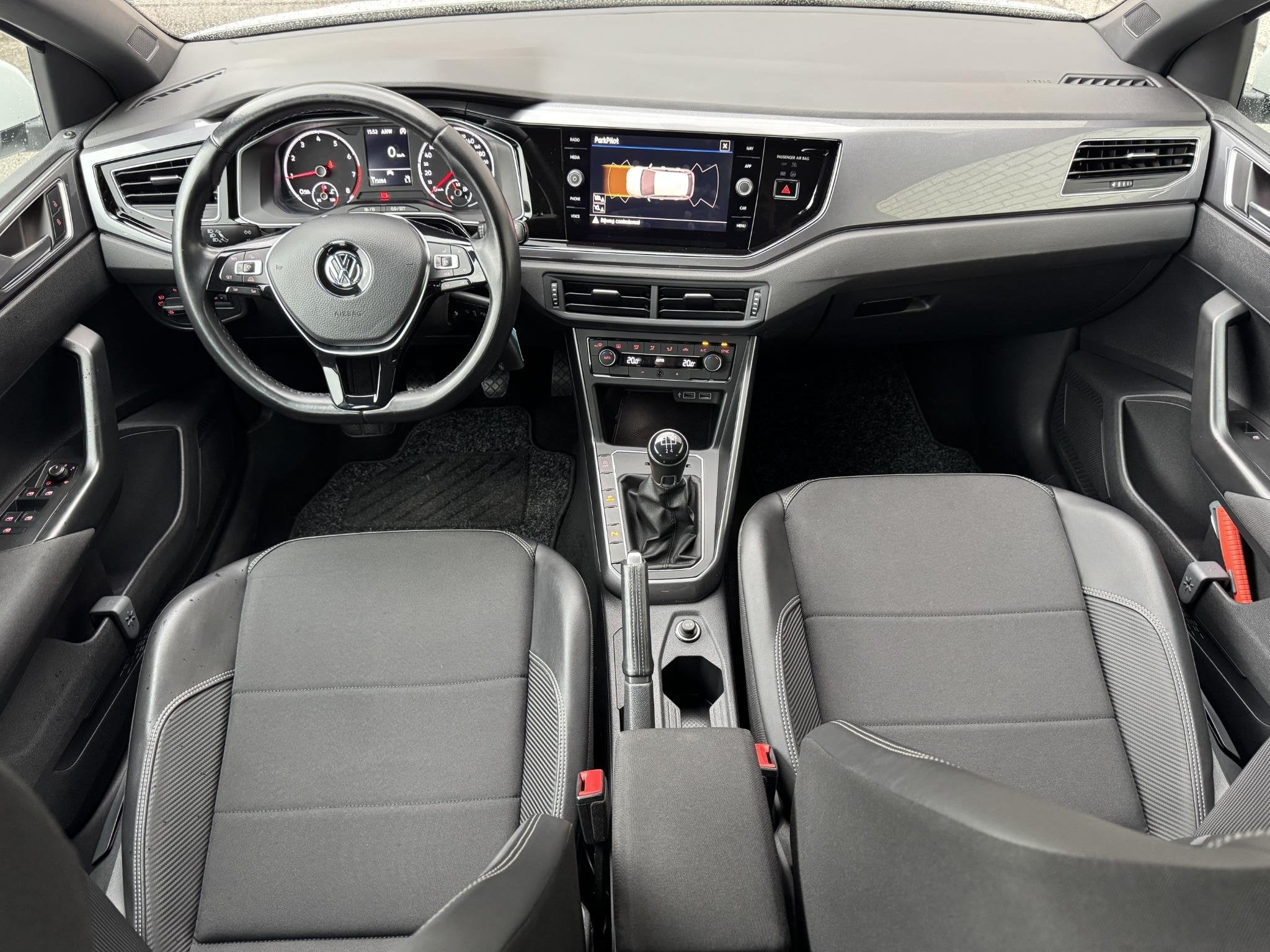Volkswagen Polo 1.0 TSI Highline | Parkeersensoren | Navigat, Voorwielaandrijving, Stof, Gebruikt, 95 pk