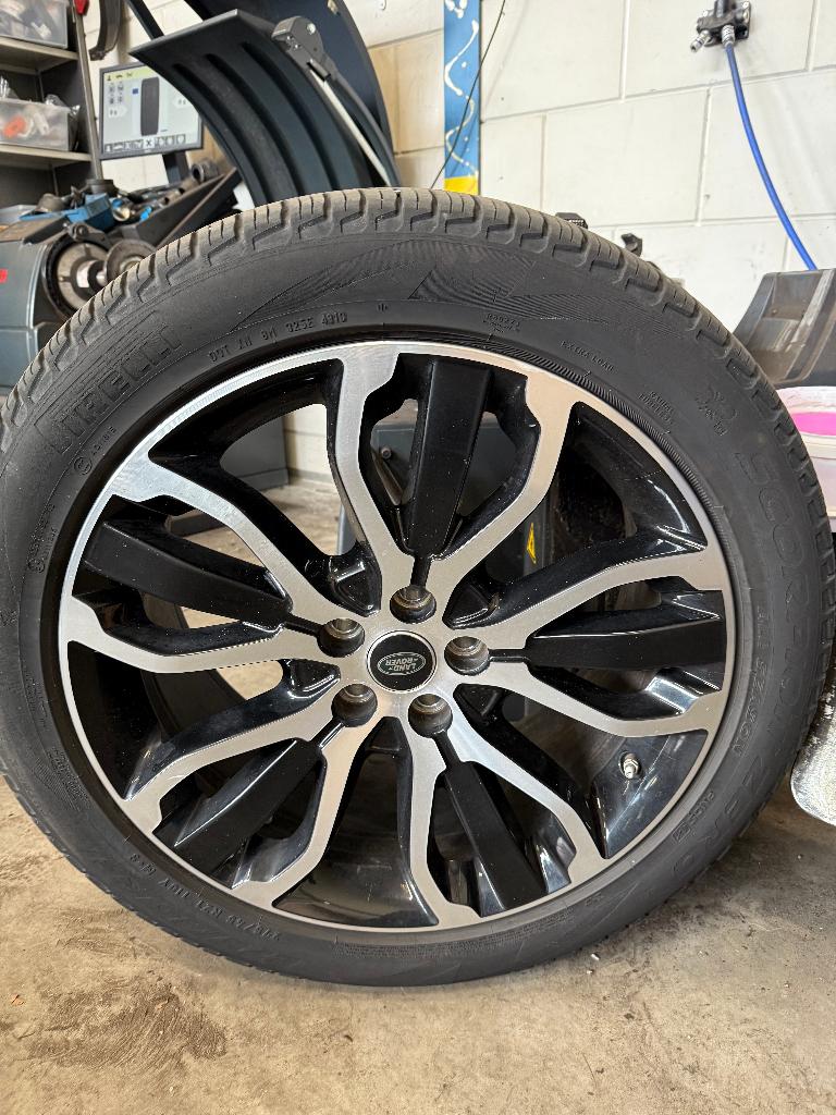 Banden Pirelli 275/45 R21 M+S, Ophalen