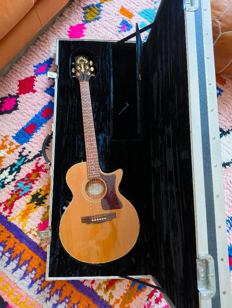 1992 Guild Songbird gitaar met case, Ophalen, Zo goed als nieuw, Hollow body, Overige merken