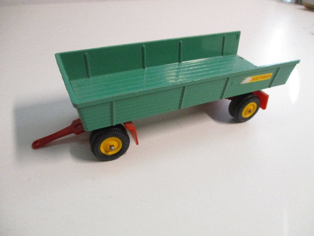 Britains 8 wheeled trailer, Hobby en Vrije tijd, Modelauto's | 1:32, Ophalen of Verzenden, Gebruikt, Tractor of Landbouw, Britains