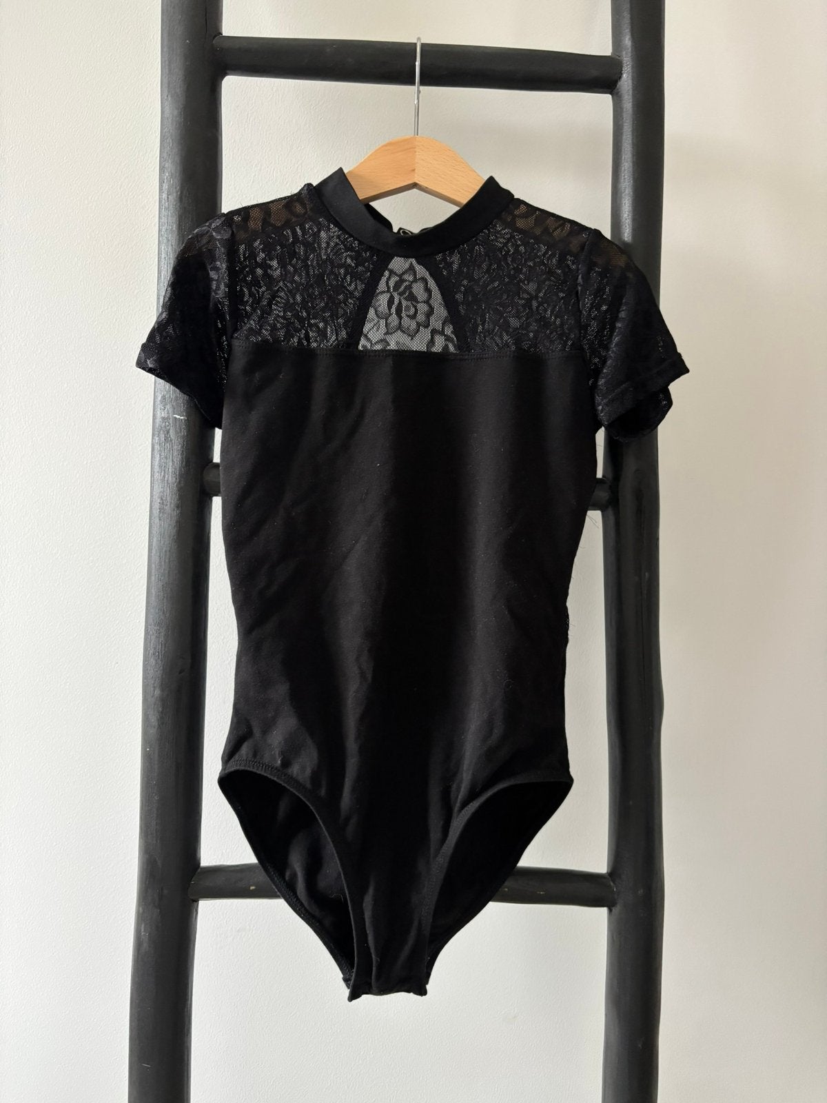 Balletpakje met kanten mouwtjes maat 140, als nieuw, Sport en Fitness, Ophalen, Zo goed als nieuw, Kleding