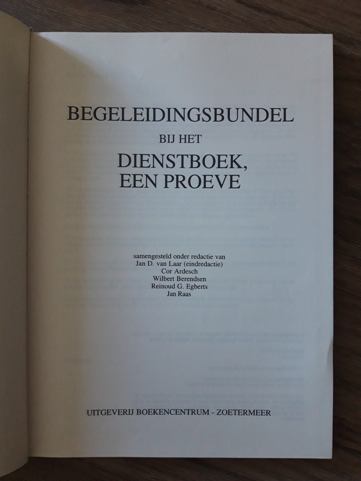 Begeleidingsbundel bij het Dienstboek, een proeve, Ophalen of Verzenden, Zo goed als nieuw