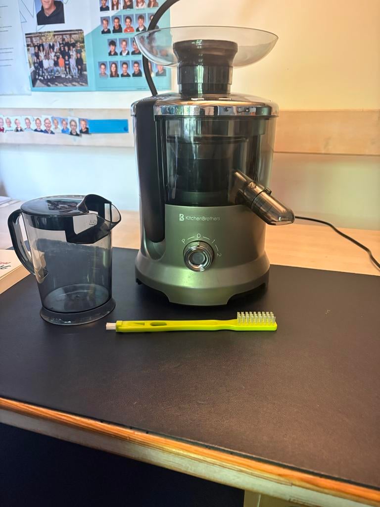 Kitchenbrothers Sapsentrifuge - Krachtige sapmaker, Ophalen, Zo goed als nieuw