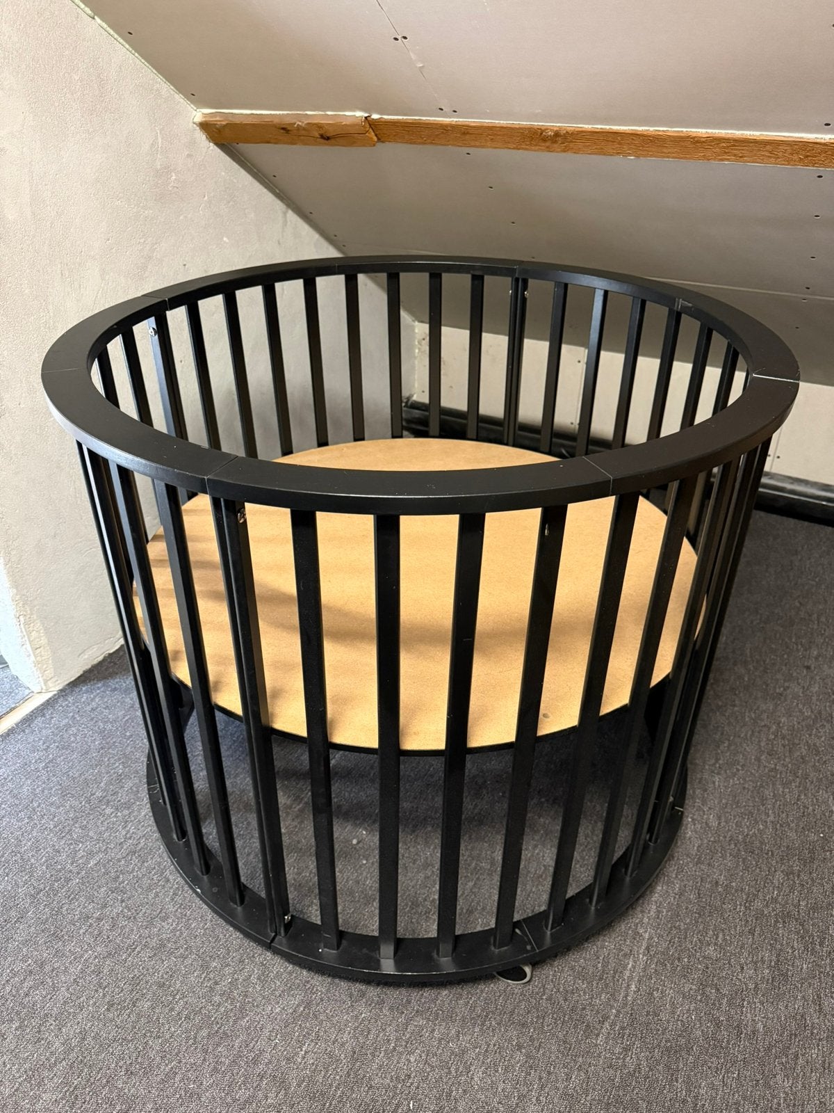 Europe Baby Circa Ronde box zwart 90 cm wieltjes, Ophalen, Gebruikt, Rond, In hoogte verstelbaar