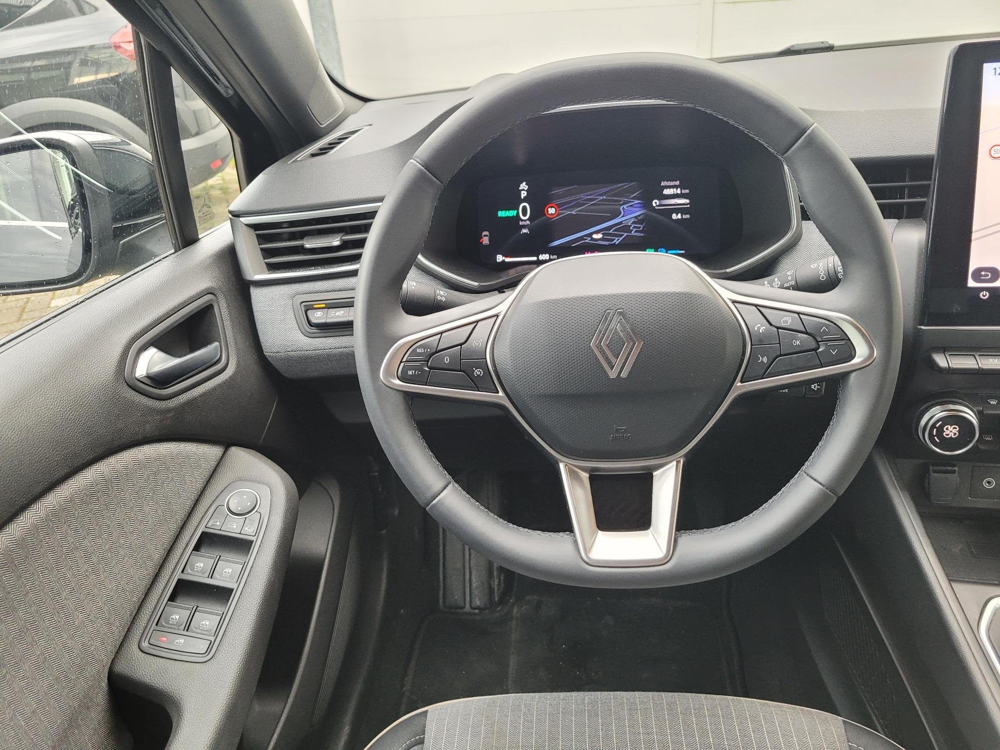 Renault Clio 1.6 E-Tech Full Hybrid 145 techno | Groot Navig, Gebruikt, Met garantie (alle), Leder en Stof, Origineel Nederlands