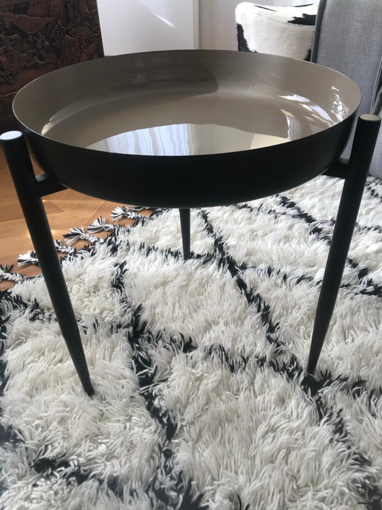 Sissy-Boy bijzettafel met rond blad, Huis en Inrichting, Tafels | Bijzettafels, Minder dan 55 cm, Rond, Zo goed als nieuw, Ophalen
