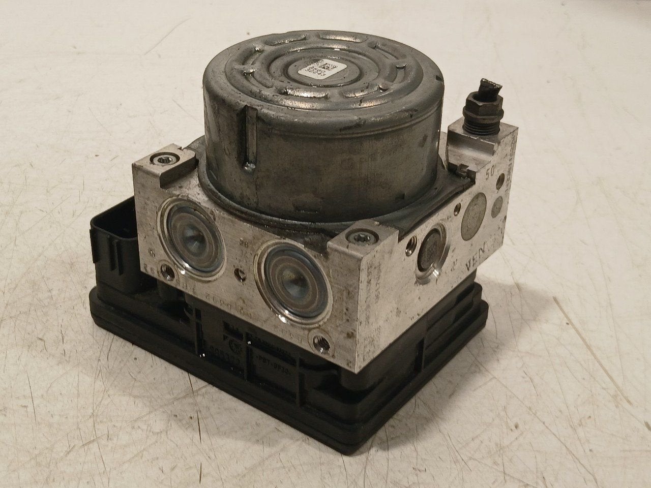 Abs pomp Audi A3, Onderdelen@venauto.nl, Van der Ven Autorecycling B.V., Gebruikt, Ettenseweg 76, 4706 PB Roosendaal, The Netherlands