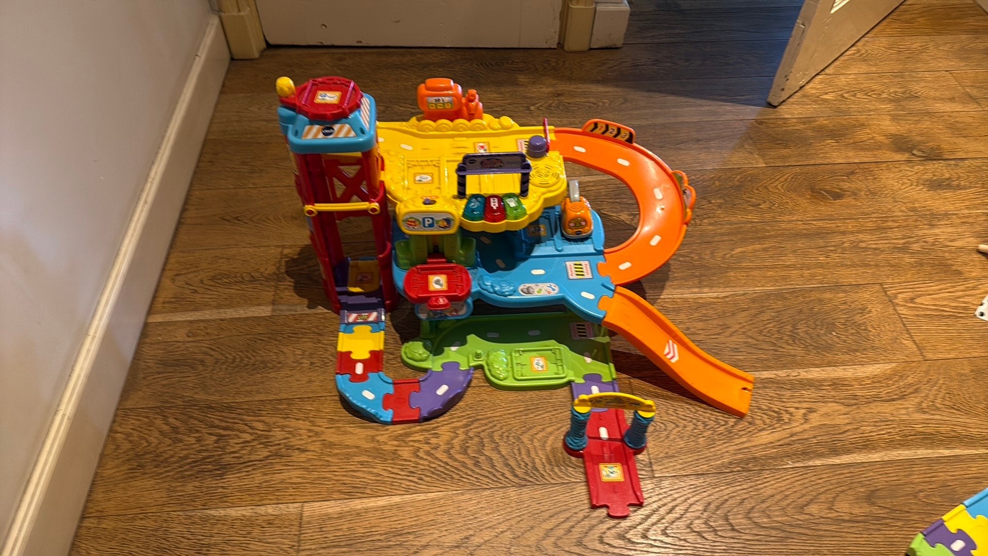 Toet toet auto’s garage eventueel 5 extra toet toet auto’s, Kinderen en Baby's, Speelgoed | Vtech, Ophalen, Gebruikt, 4 tot 6 jaar